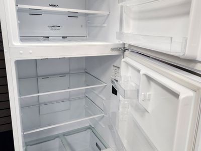 BEAUTIFUL MORA WHITE TOP AND BOTTOM FRIDGE! W-WARRANTY