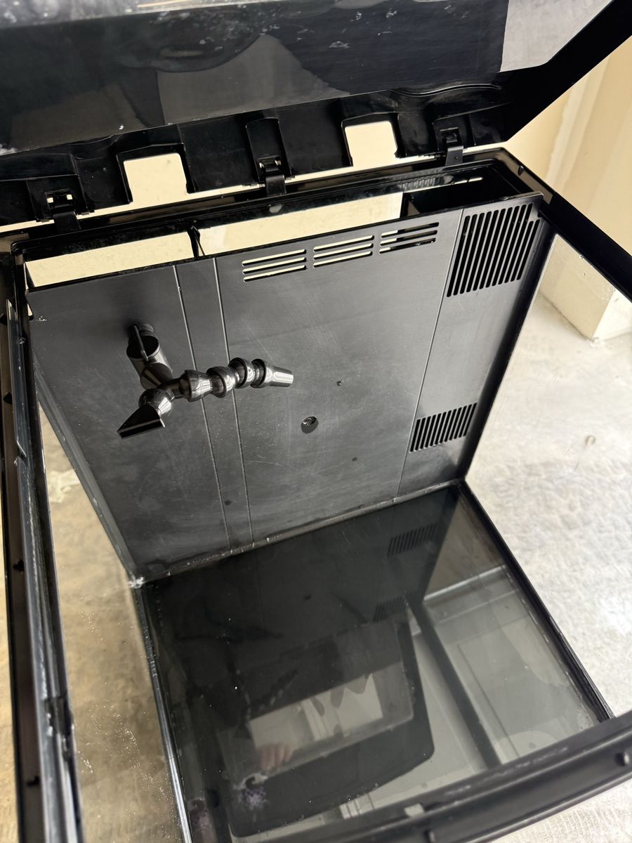 Main image 6