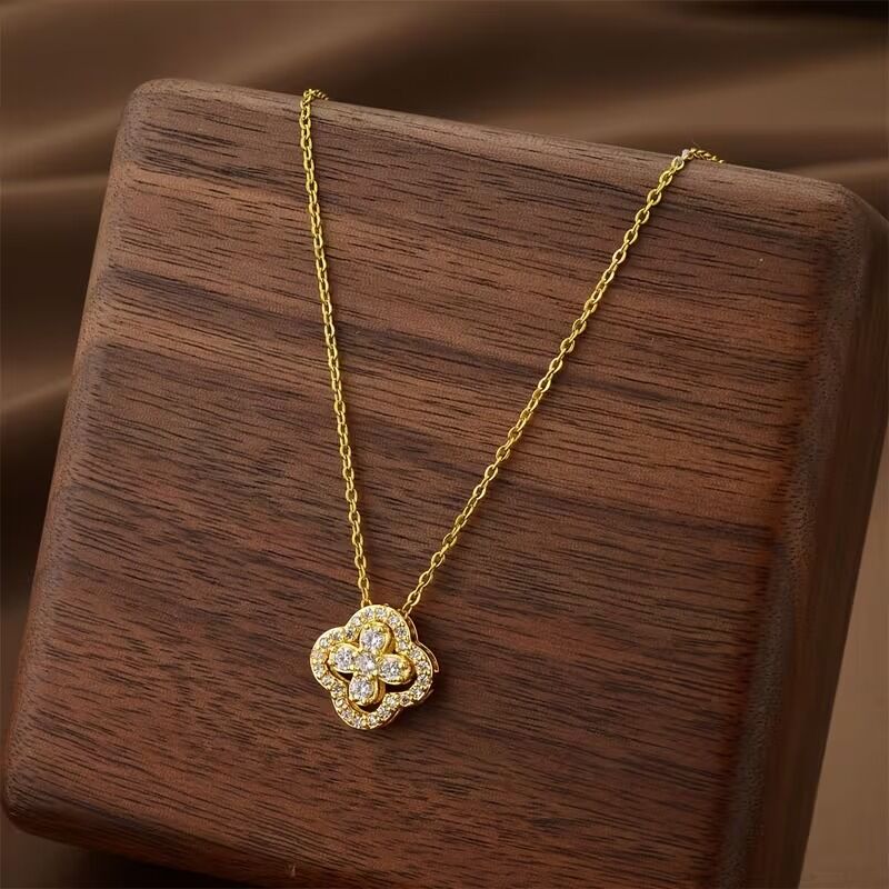 Luxury Beautiful Modern Clover Necklace for Stylish Moments