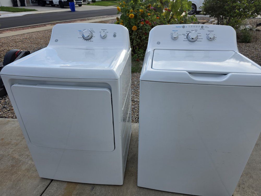 GE White Washer and Dryer Set