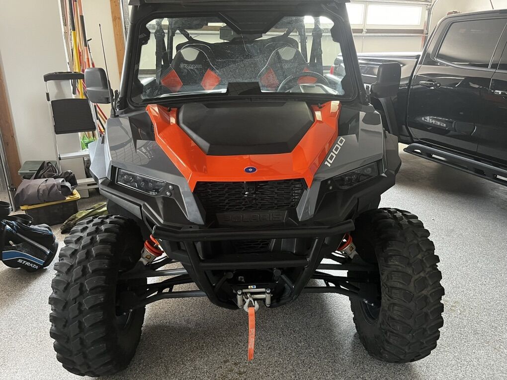 Polaris General XP 4 1000/ Forest River Trailer