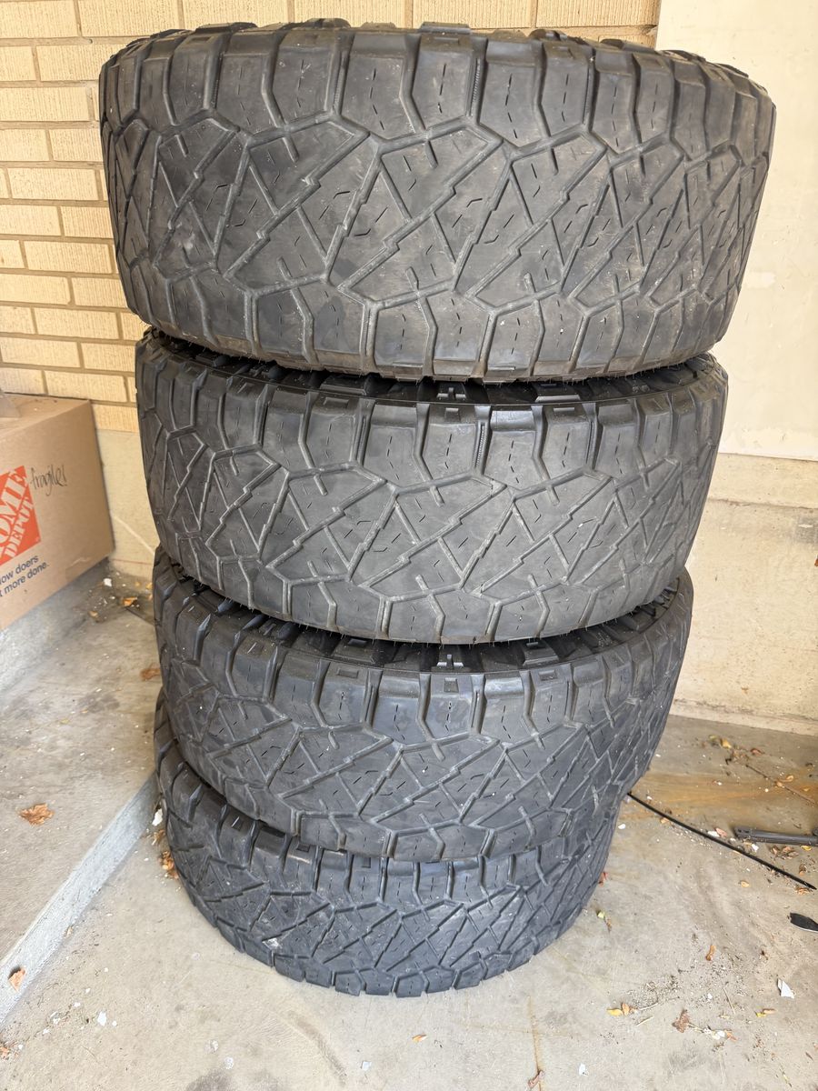 Set of 4 Nitto Ridge Grappler 35x12.50R20LT Tires