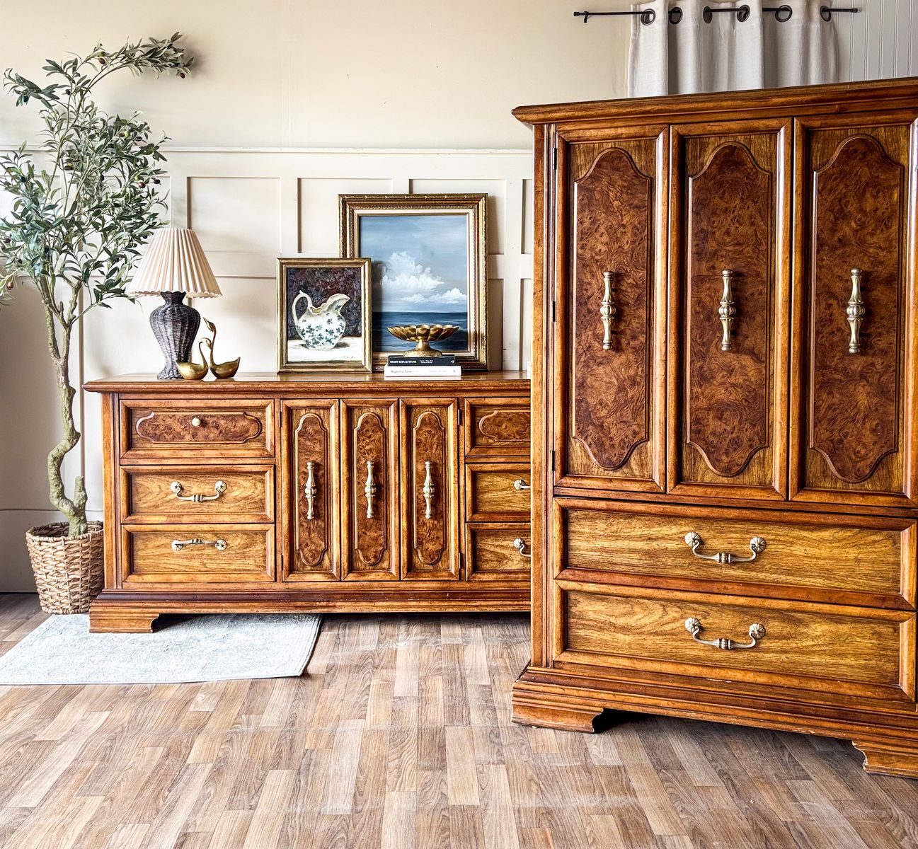 *FREE DELIVERY* Vintage Stanley Oak & Burl Bed Set