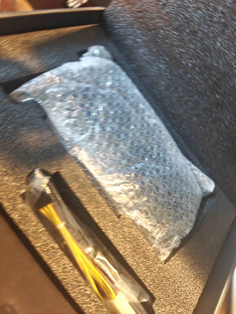 Main image 3