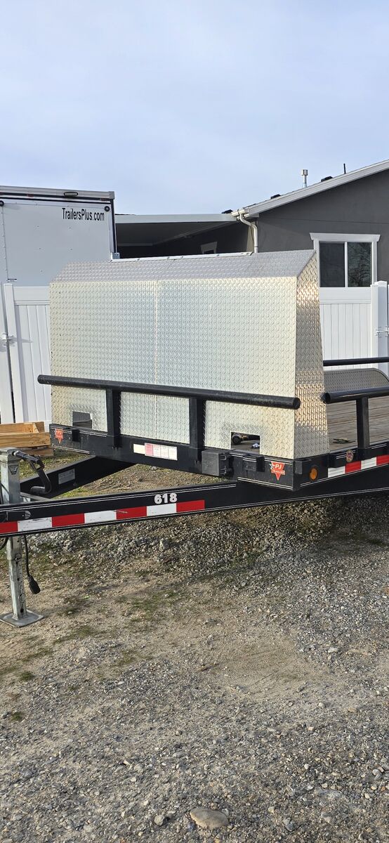 Air dam/spoiler for front of trailer