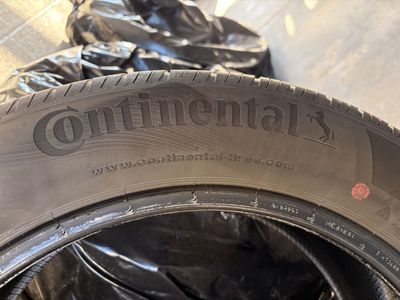 Continental Tires - set of 4 (215 / 55 R 18)