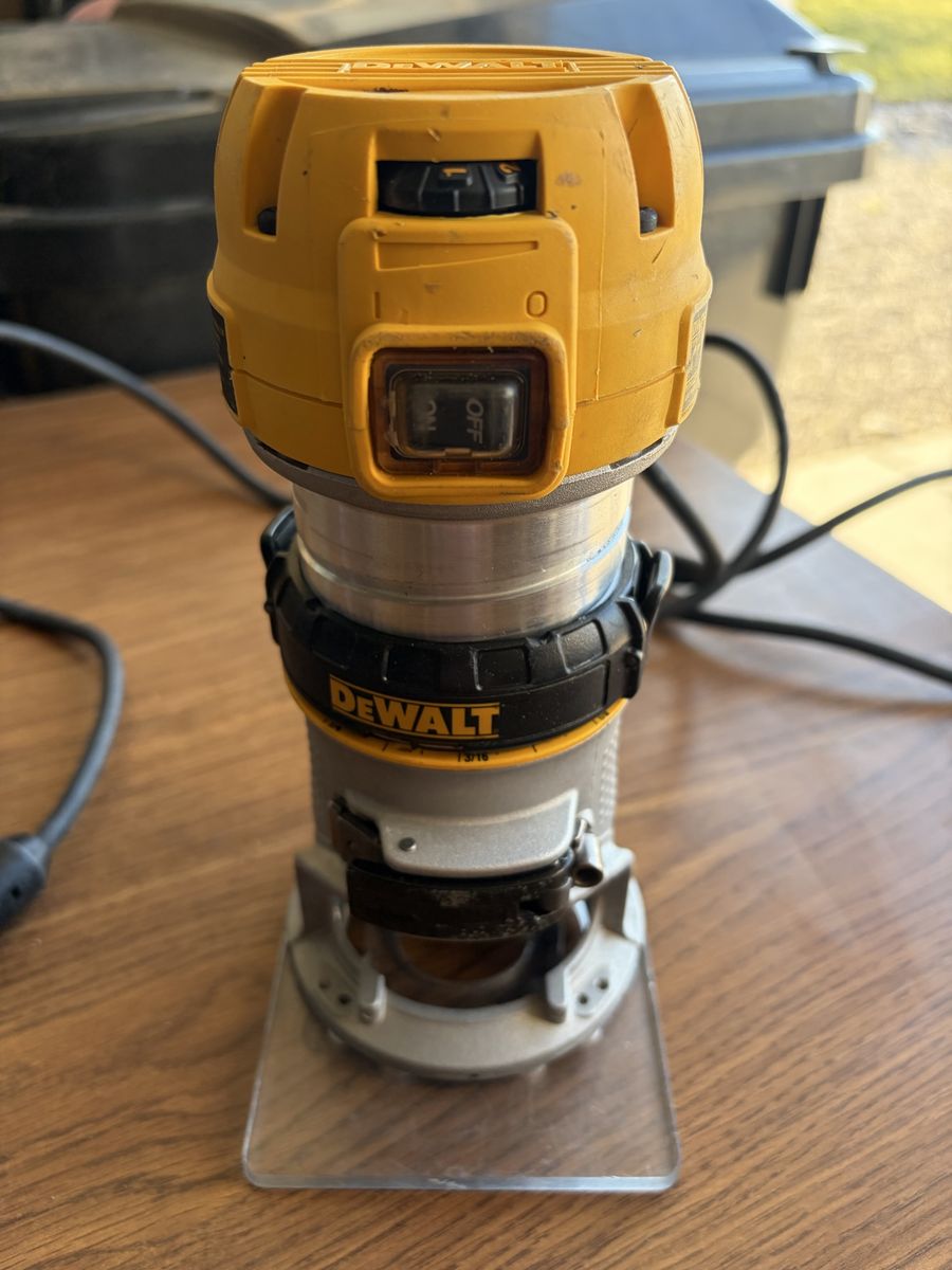 Dewalt Router DWP611