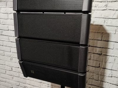 TOA 600W HX5B Variable Dispersion Compact Array Speakers + Pole Mount Accessory + Rolling Transport Bags (PAIR)