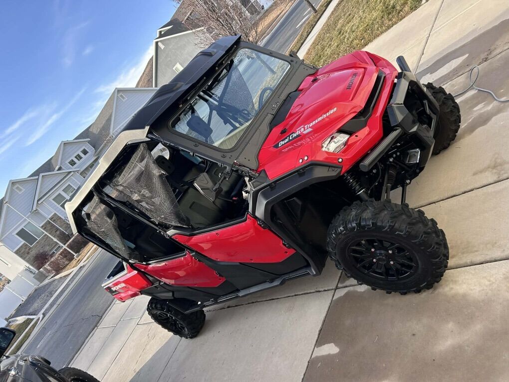 2023 Honda Pioneer 1000-6