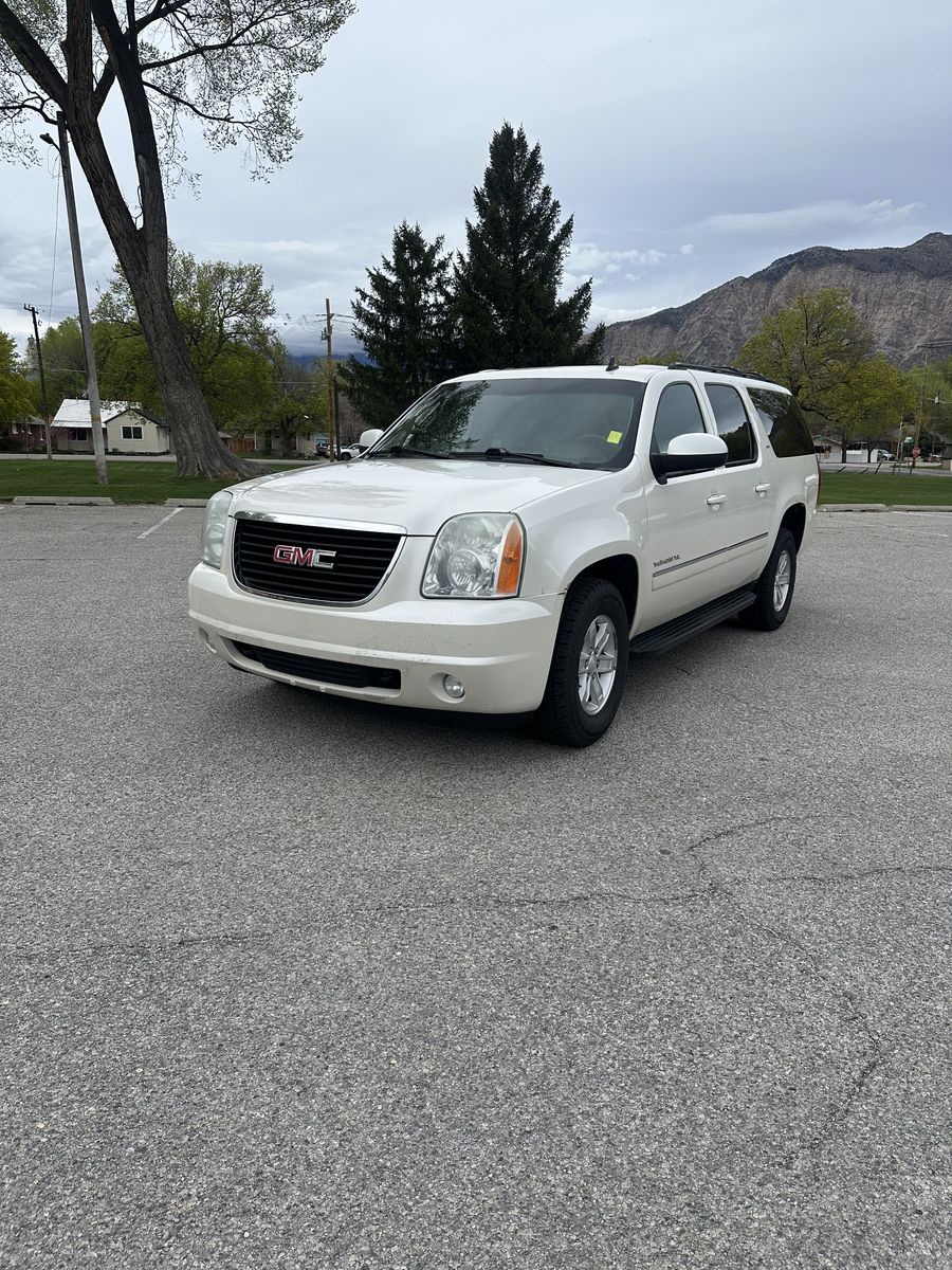 2011 GMC Yukon XL SLT