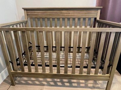 Fisher Price Newbury Convertible Baby Crib