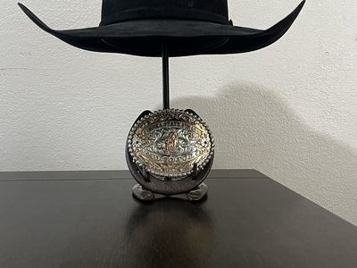 Trophy Buckle/Hat Display Stand Horseshoe Base