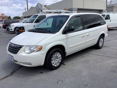 2006 Chrysler Town and Country LX