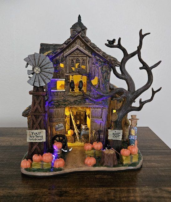 Lemax Spooky Town Creepy Barn