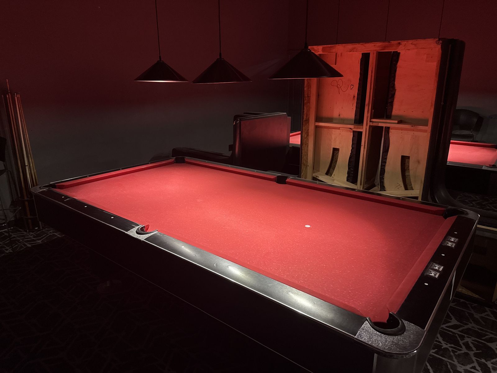 POOL TABLE