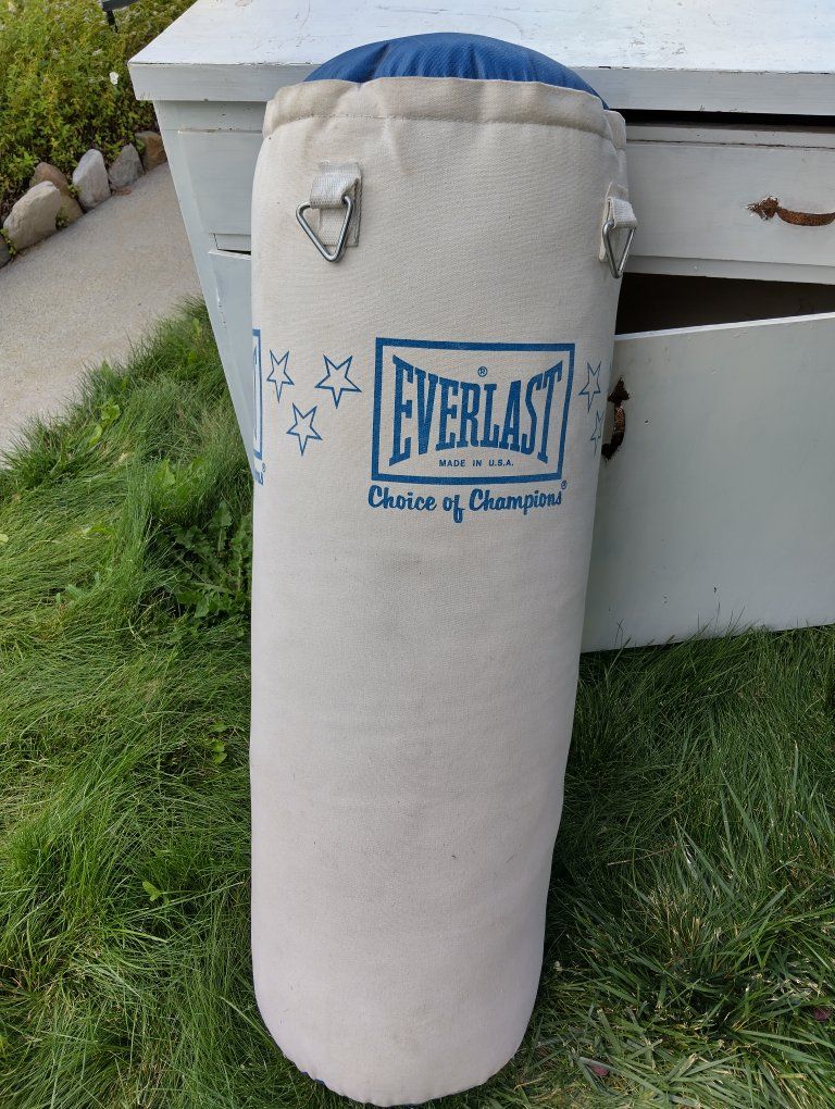Everlast Choice of Champions Vintage Heavy Bag