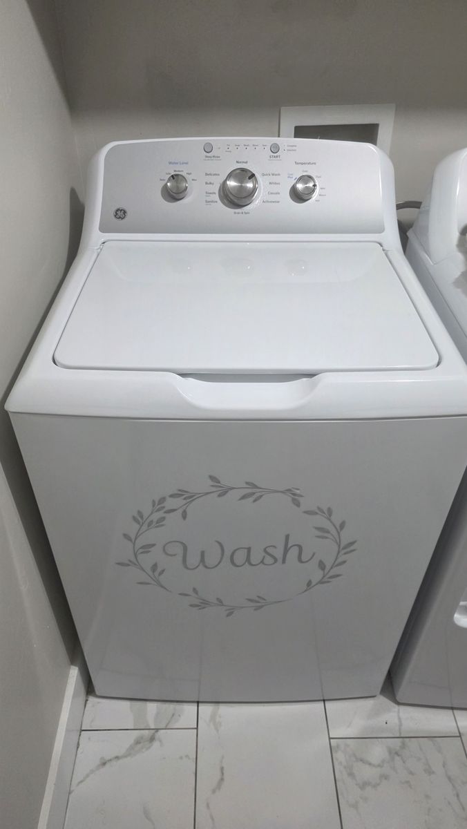 Washer & Dryer Set - Like New!
