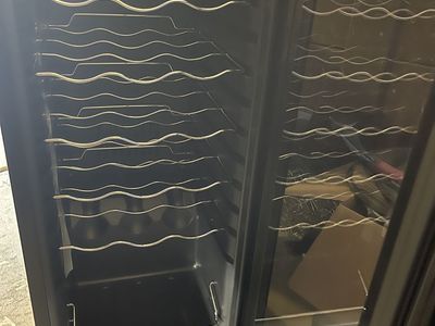 Wine Enthusiast 18 Bottle Wine Cellar