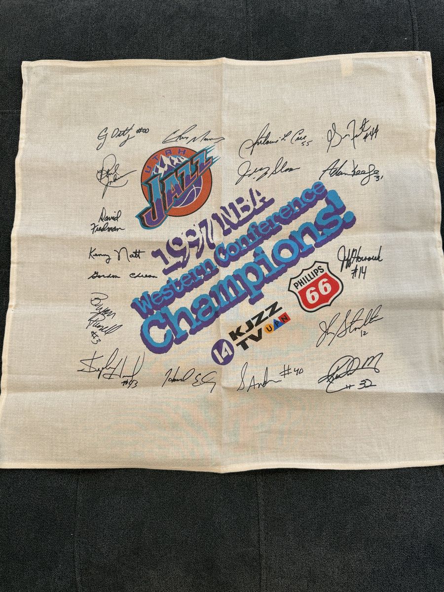 1997 Utah Jazz signed team rally towels