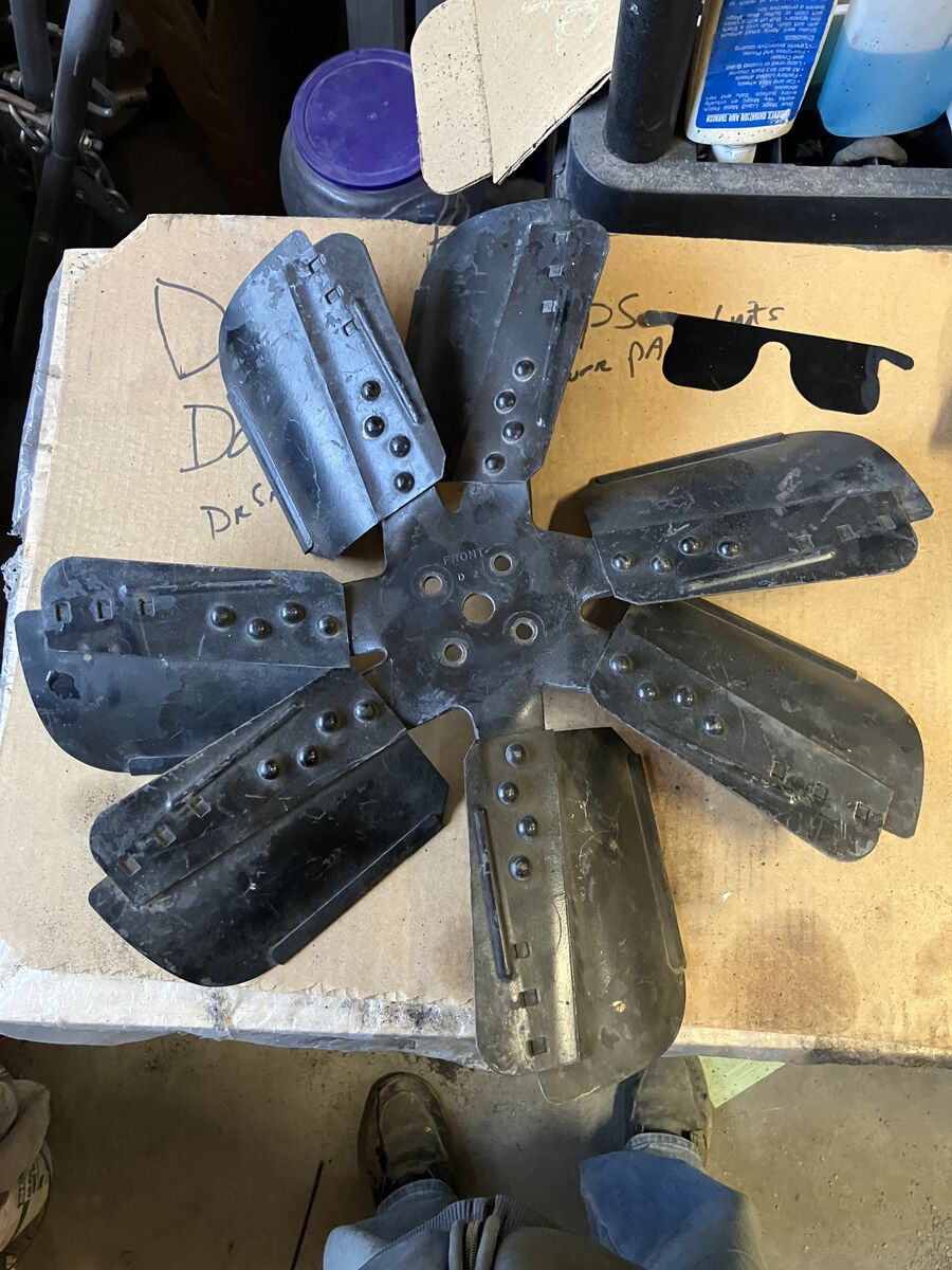 EARLY GM 7 BLADE FAN 336032 18 INCH