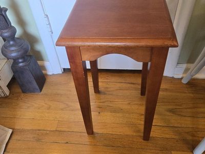 Small Wooden Side Table Accent Pedestal Stand