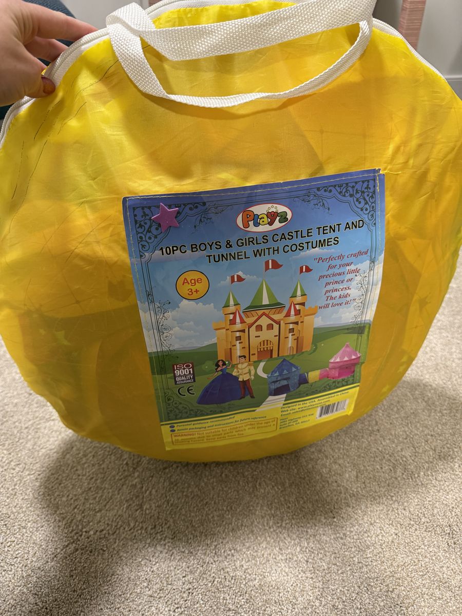 FREE - Kid’s castle play tents and tunnel