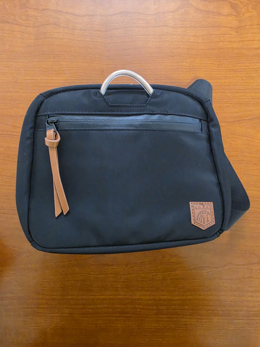 G.R.A.B. Gunslinger chest bag