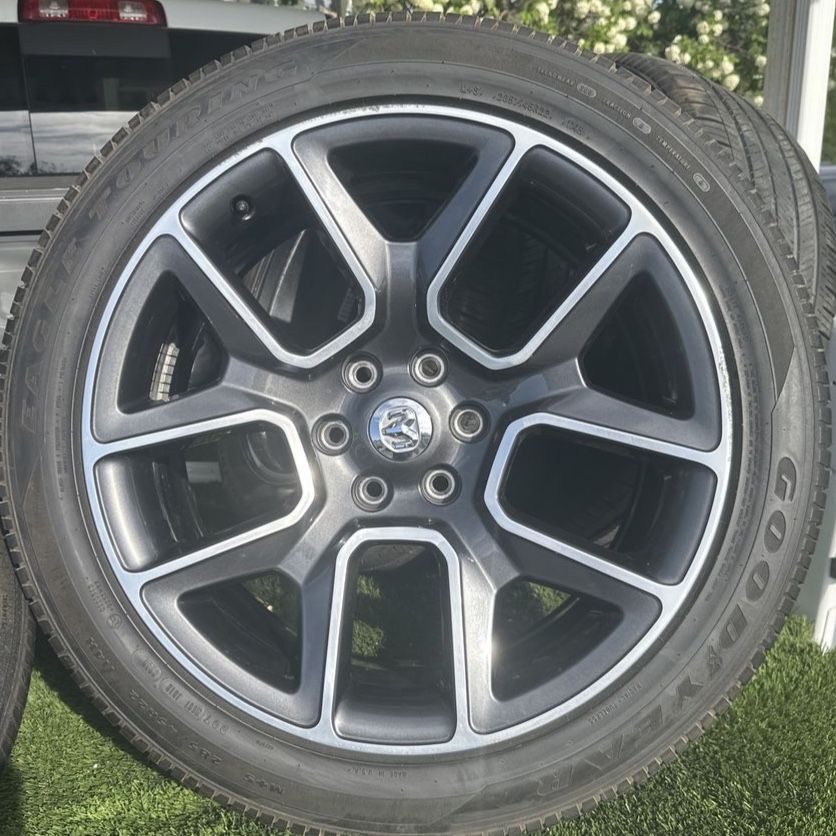 Wheels and tires for 2019 and newer RAM 1500s
