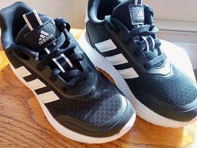 Kids size 11 X PLRPATH Casual Sneakers