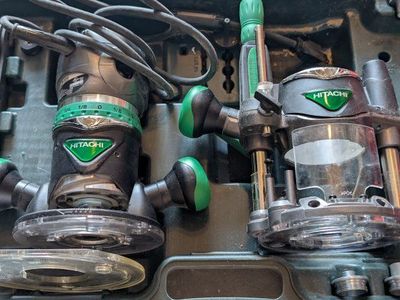 Hitachi M12VC 2-1/4 Peak HP Variable Speed Fixed and Plunge Router Kit