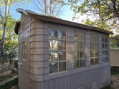 Used Outdoor Garden Shed/Greenhouse
