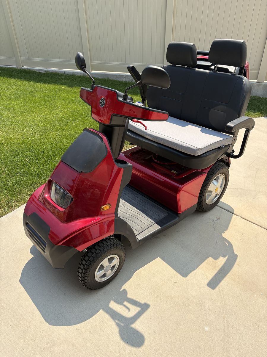 Like New Electric Afiscooter S4 Mobility Scooter – Wide Seat – Only 60 Miles