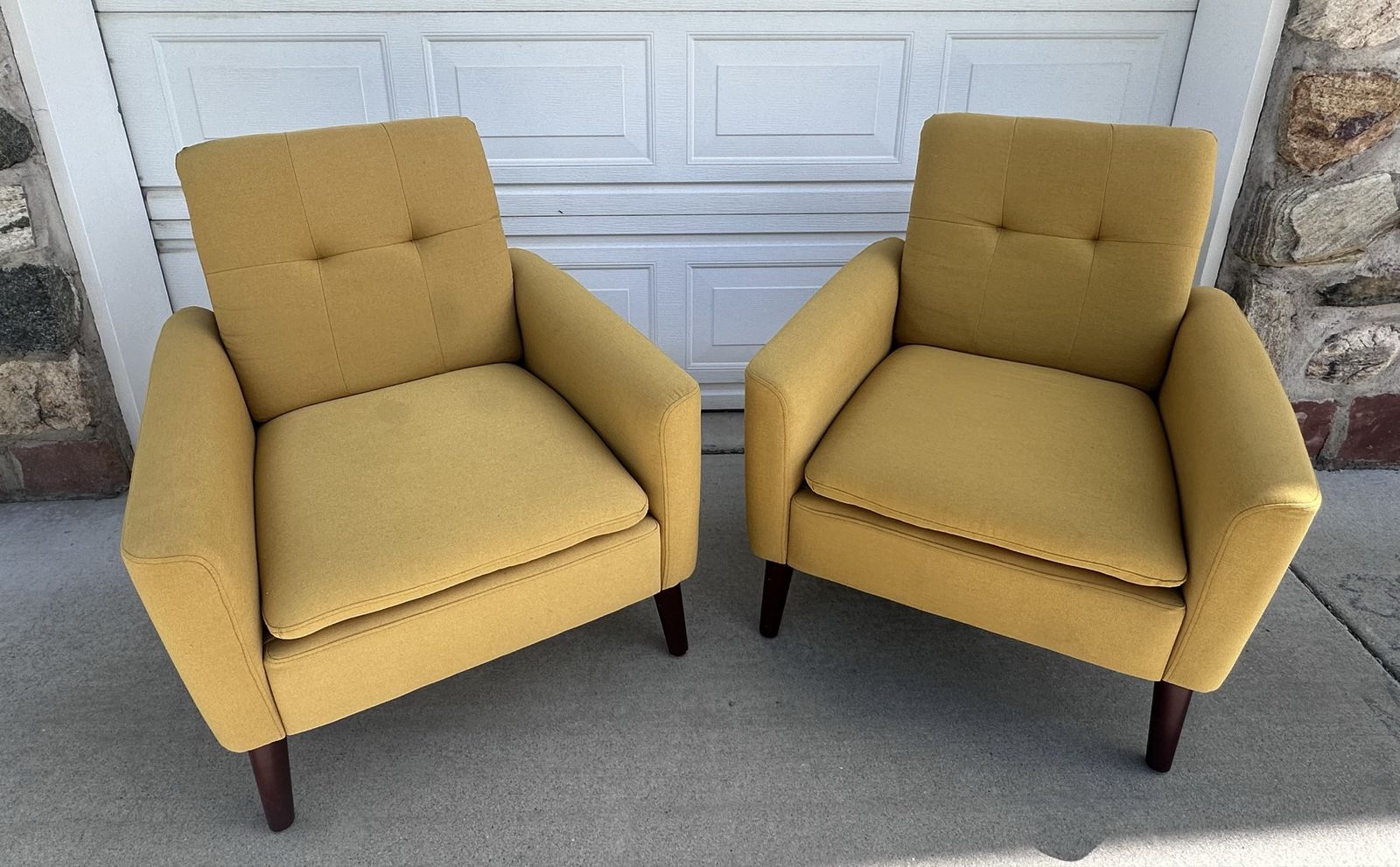Accent chairs