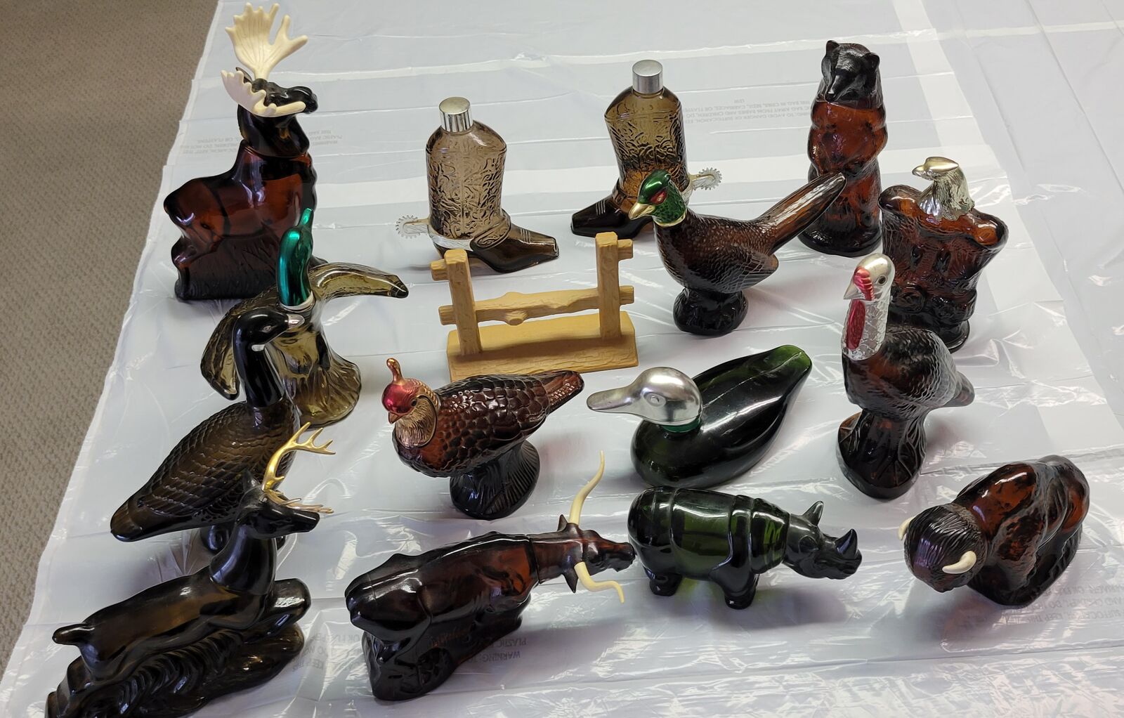 VINTAGE 1970's AVON FIGURAL GLASS COLLETION