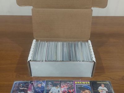 250+ MLB ROOKIE, PARALLEL & INSERT CARD LOT