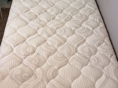 Hampton Rhodes Matress And Box Springs