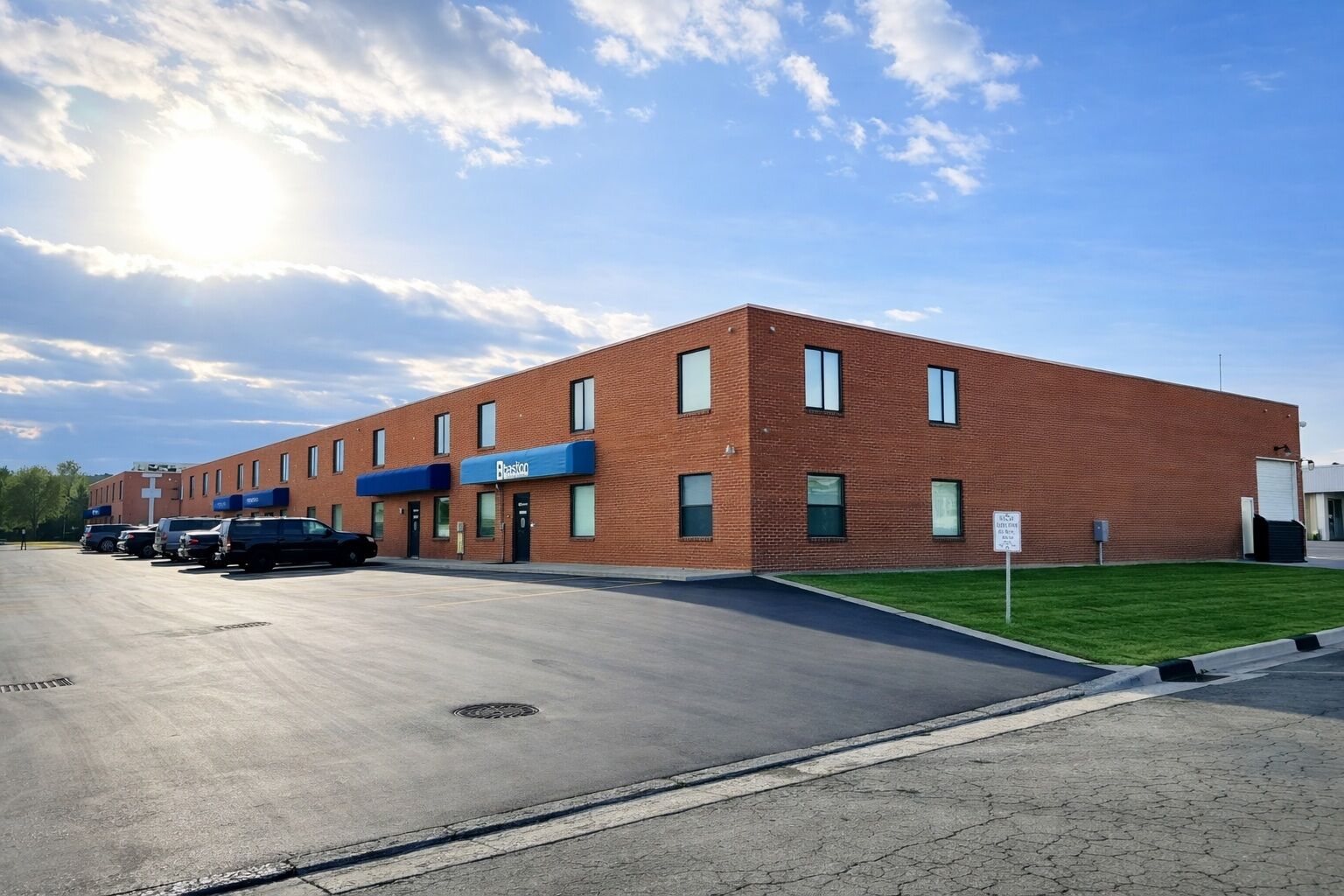 Mid Valley End Cap Warehouse with Office for Lease