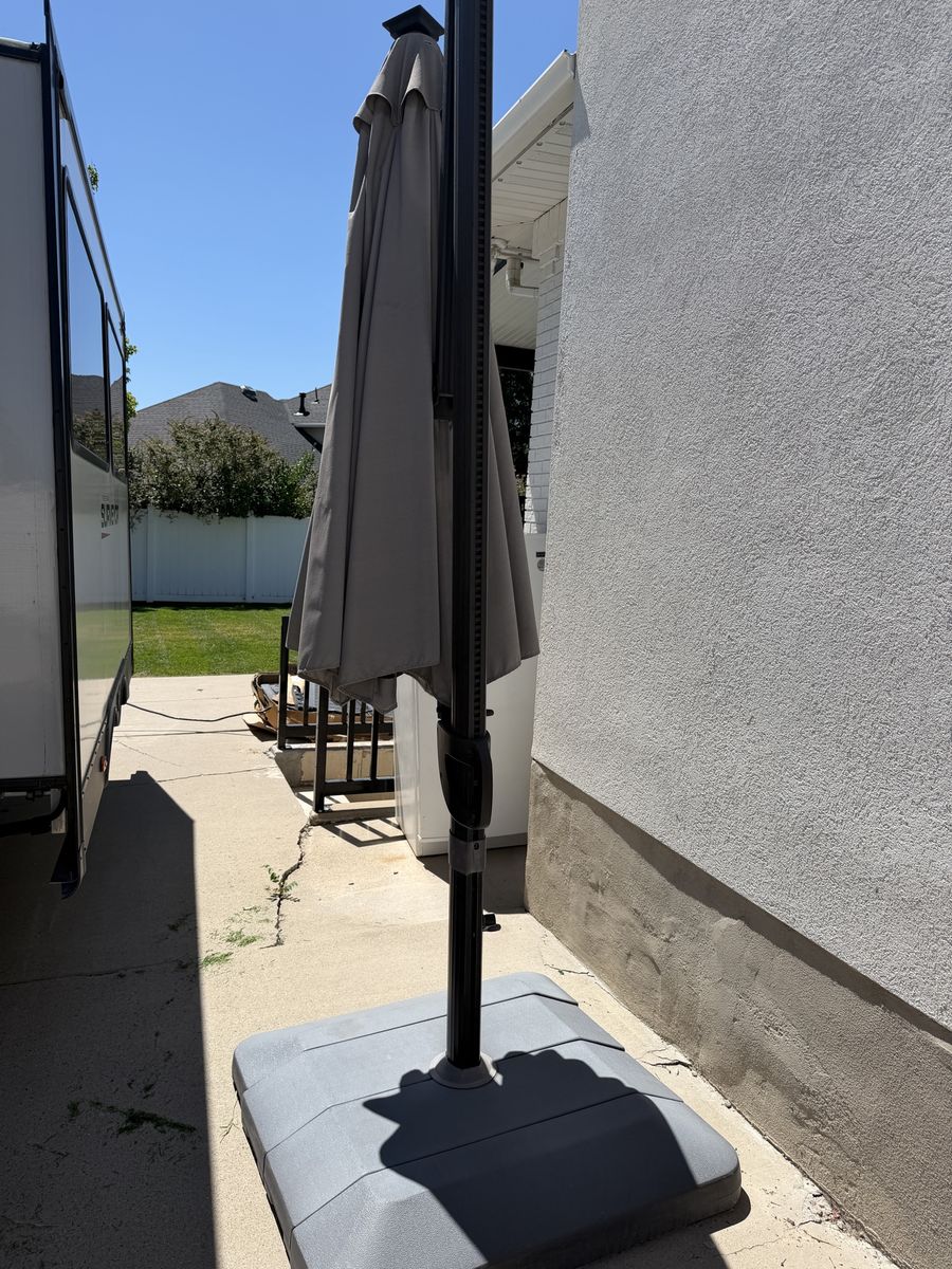 Sun shade/umbrella
