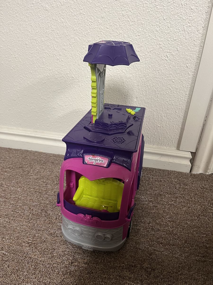 Vampirina Rock N Jam Touring Van Bus Just Play Disney Jr with Sound