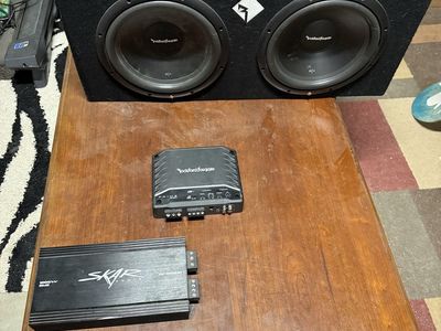 Dual 12 Inch Rockford Fosgate Subs and amps
