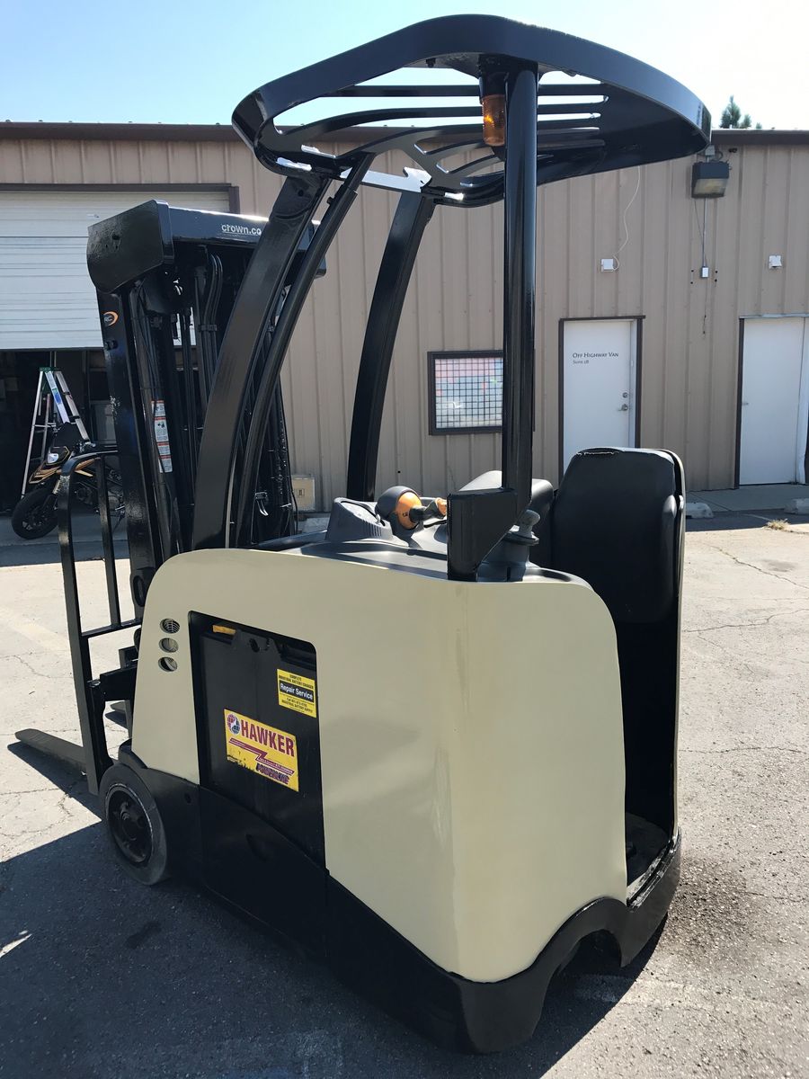 Nice Crown Stand Up Electric Forklift