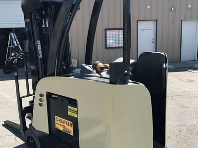 Nice Crown Stand Up Electric Forklift