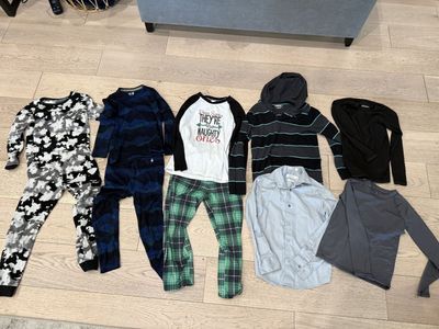 Boy's Clothing Lot of 10 size medium