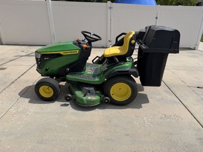 John Deere Riding Lawnmower S170 W/ Bagger
