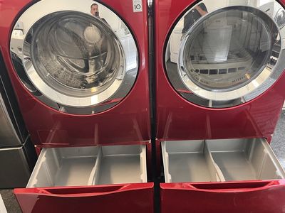 LG washer and dryer with pedestals