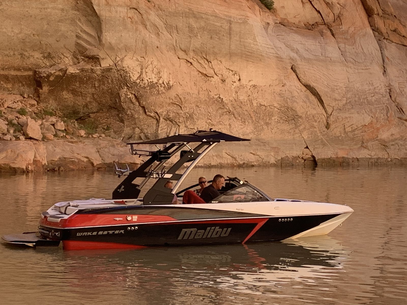 Like New 2018 Malibu Wakesetter 20 VTX