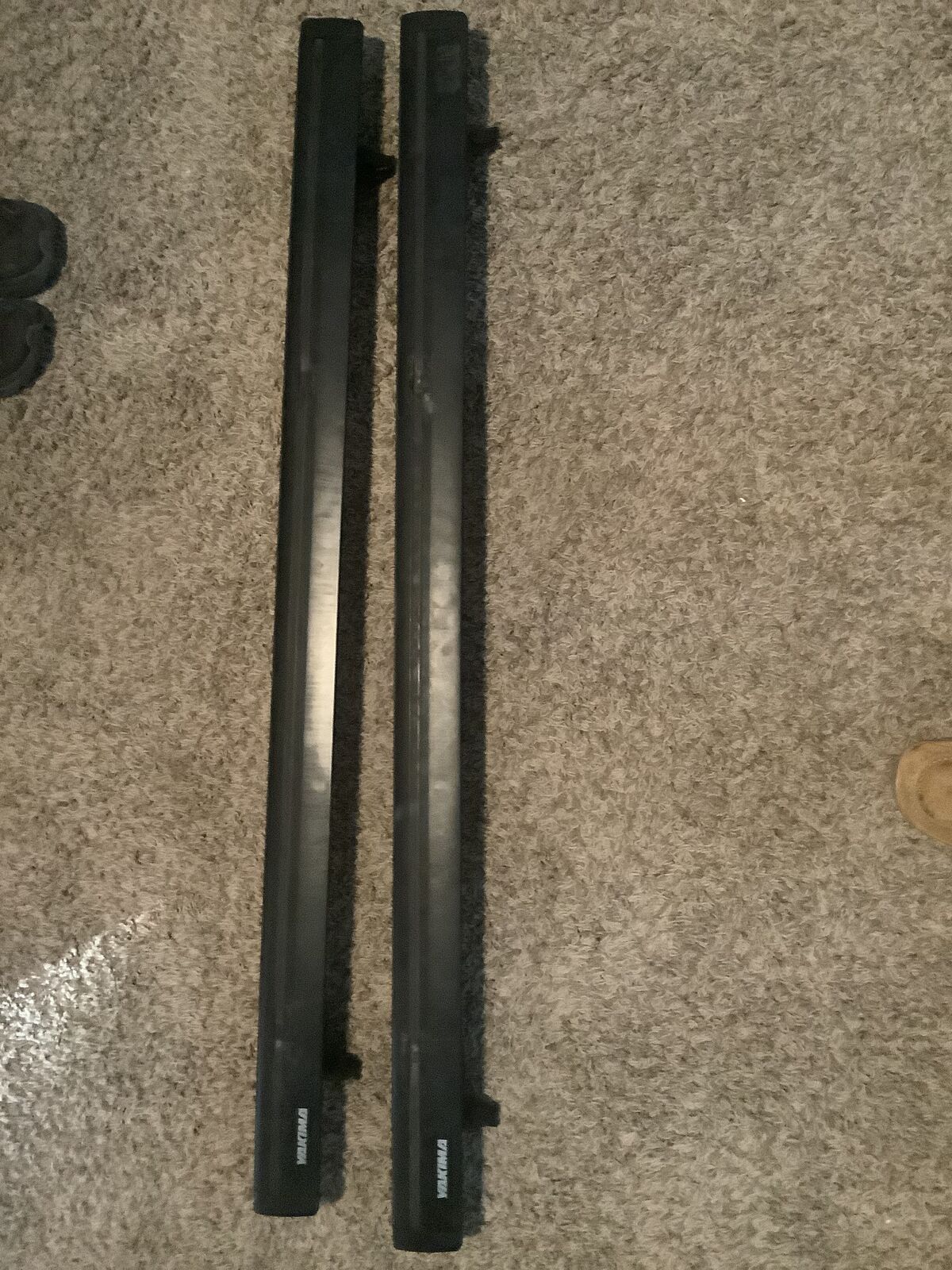 Yakima roof rack cross bars