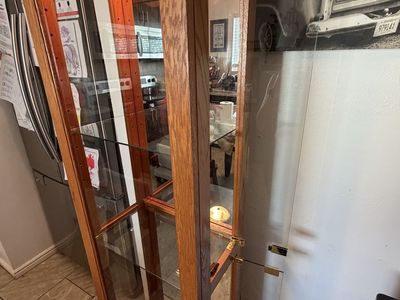 Pulaski Oak Curio Cabinet Glass Display Case with Mirror and Light