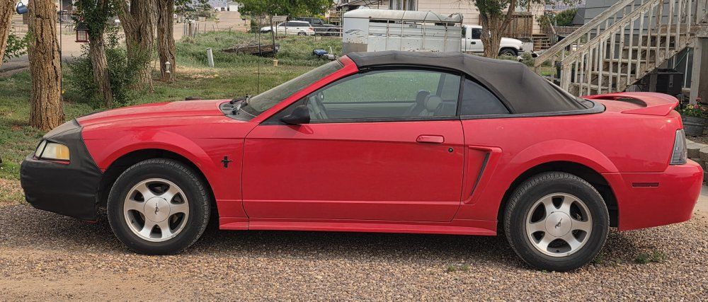 2000 Ford Mustang Base