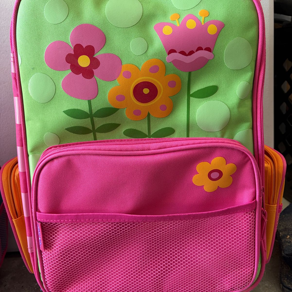 Adorable rolling suitcases for kids! Carry on - Like NEW